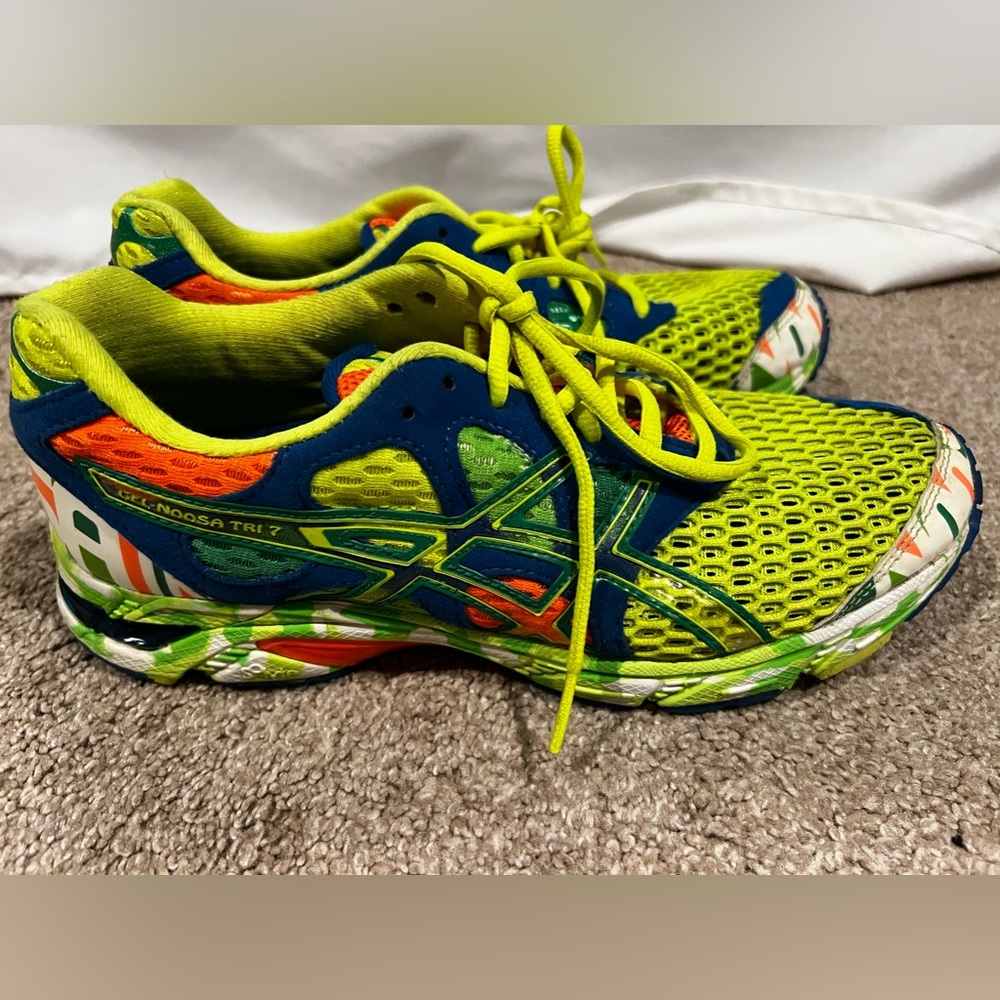 Asics Gel Noosa Tri 7 womens size 7.  Good condition, free shipping